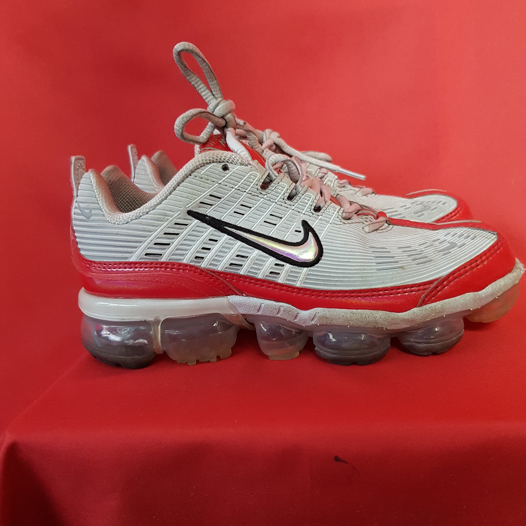 Nike Vapormax 360 Mens Boys Grey Red Trainers Size 4 UK 37.5 EU