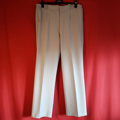 Oscar B. Women's Grey Trousers Size 20