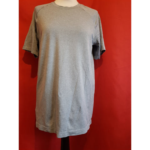 Lululemon Men's Grey T-Shirt Size M