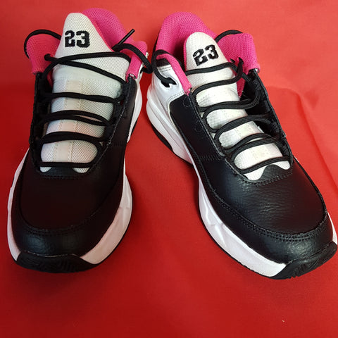 Air Jordan Max Aura 3 Womens Black White Trainers Size 4 UK 36.5 EU